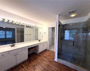 195 Gaines Oak Way - Photo Thumbnail 13