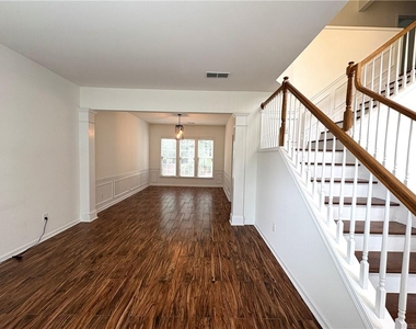 195 Gaines Oak Way - Photo Thumbnail 2