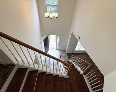 195 Gaines Oak Way - Photo Thumbnail 10