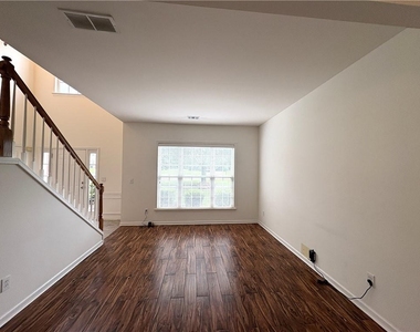 195 Gaines Oak Way - Photo Thumbnail 4
