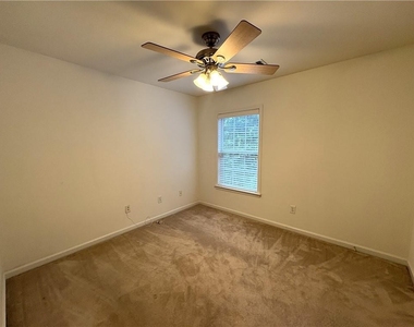 195 Gaines Oak Way - Photo Thumbnail 17