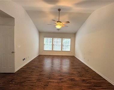 195 Gaines Oak Way - Photo Thumbnail 9