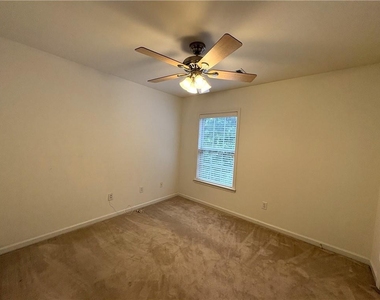 195 Gaines Oak Way - Photo Thumbnail 18