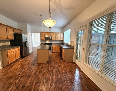 195 Gaines Oak Way - Photo Thumbnail 7