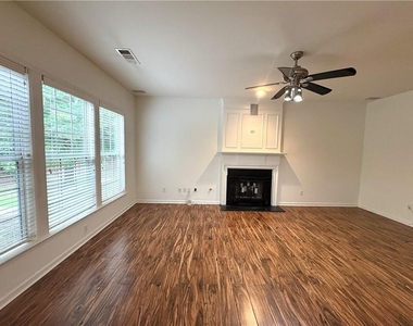 195 Gaines Oak Way - Photo Thumbnail 6