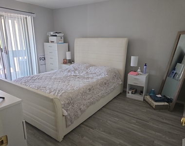 6151 Knoll Wood Road - Photo Thumbnail 9