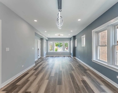 5131 W Roscoe Street - Photo Thumbnail 14