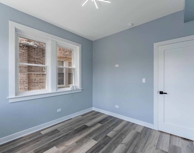 5131 W Roscoe Street - Photo Thumbnail 7