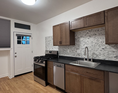 4752 N Virginia Avenue - Photo Thumbnail 4