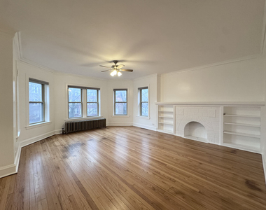 4752 N Virginia Avenue - Photo Thumbnail 2
