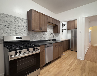 4752 N Virginia Avenue - Photo Thumbnail 3