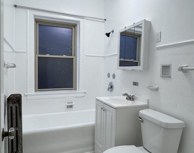 4752 N Virginia Avenue - Photo Thumbnail 10