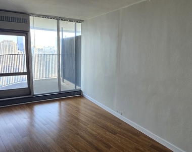 300 N State Street - Photo Thumbnail 4