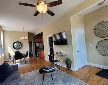 1612 W 17th Street - Photo Thumbnail 1