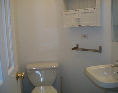 431 S Harvey Street - Photo Thumbnail 5