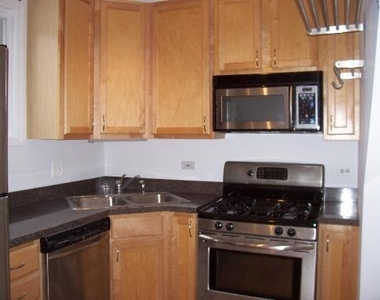 431 S Harvey Street - Photo Thumbnail 2