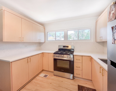 1113 Bristol Avenue - Photo Thumbnail 4