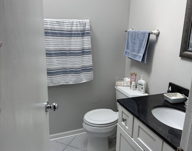 1907 Gresham Circle - Photo Thumbnail 5