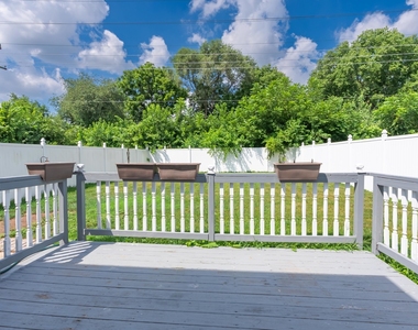 1072 N Highland Avenue - Photo Thumbnail 9