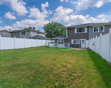1072 N Highland Avenue - Photo Thumbnail 10