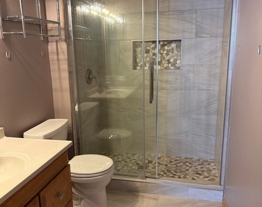 2261 Barrington Drive E - Photo Thumbnail 7