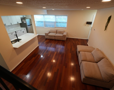 1204 Inverrary Lane - Photo Thumbnail 3
