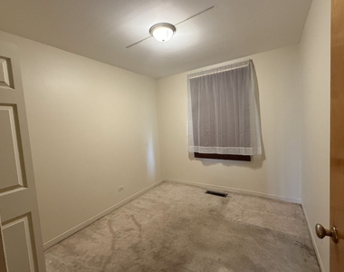 1374 Forest Place - Photo Thumbnail 9