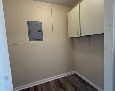 1374 Forest Place - Photo Thumbnail 3