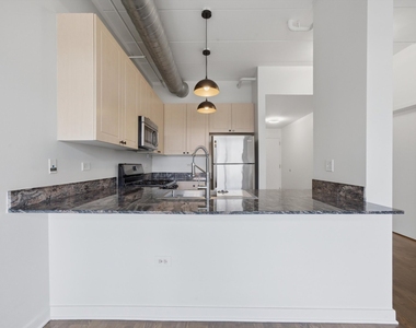 1155 W Madison Street - Photo Thumbnail 21