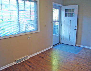 322 Skokie Boulevard - Photo Thumbnail 4