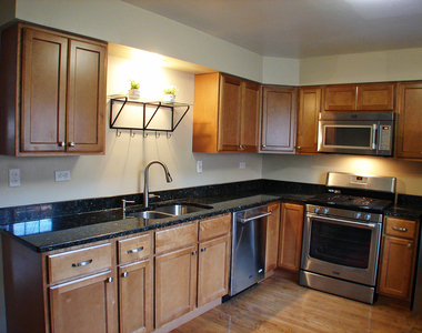 322 Skokie Boulevard - Photo Thumbnail 8