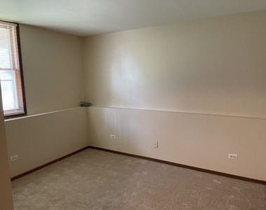352 College Street - Photo Thumbnail 13