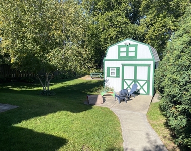 352 College Street - Photo Thumbnail 17