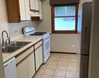 352 College Street - Photo Thumbnail 10