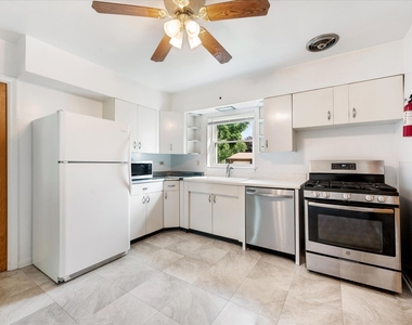 429 S Stratford Avenue - Photo Thumbnail 8