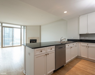 1515 S Prairie Avenue - Photo Thumbnail 3