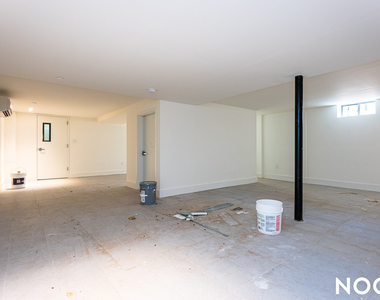 119 Eagle St 11222 - Photo Thumbnail 12