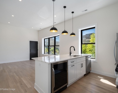 1500 N Western Avenue - Photo Thumbnail 2