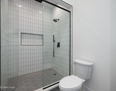 1500 N Western Avenue - Photo Thumbnail 12