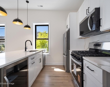 1500 N Western Avenue - Photo Thumbnail 9