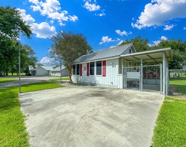18027 W Clover Lane - Photo Thumbnail 3