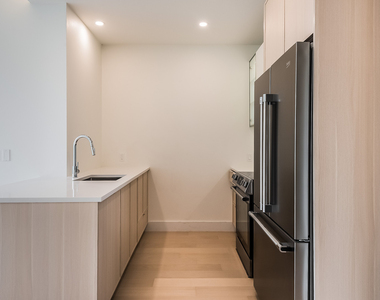 218 Front St 11201 - Photo Thumbnail 13