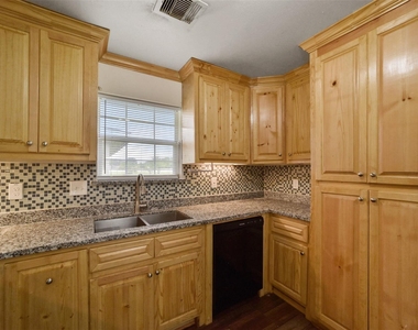 214 Schilling Street - Photo Thumbnail 9