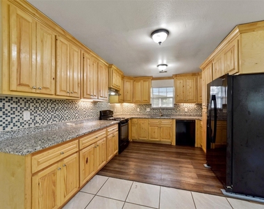 214 Schilling Street - Photo Thumbnail 6