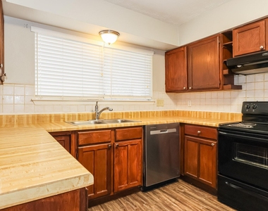 20327 Bridgedale Lane - Photo Thumbnail 8