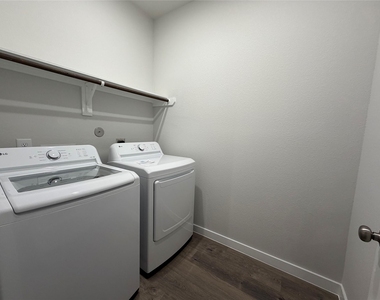 533 Shoreview Drive - Photo Thumbnail 19