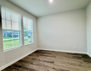 533 Shoreview Drive - Photo Thumbnail 5