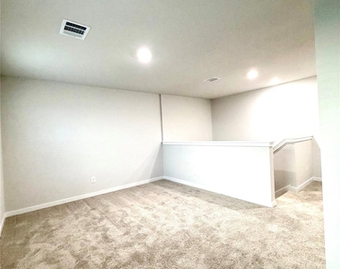533 Shoreview Drive - Photo Thumbnail 11