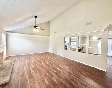 11223 Willow Field Drive - Photo Thumbnail 3