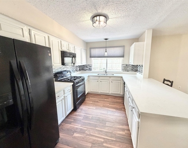 11223 Willow Field Drive - Photo Thumbnail 9